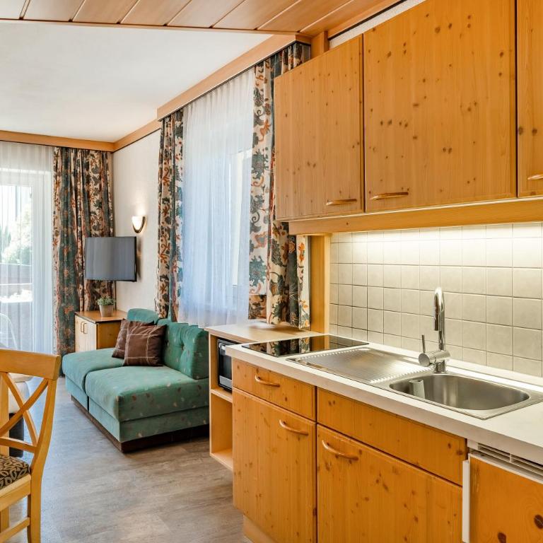 Praktisches Studio mit Küchenzeile - Superior Apartment mit 1 Schlafzimmer und Balkon - 2