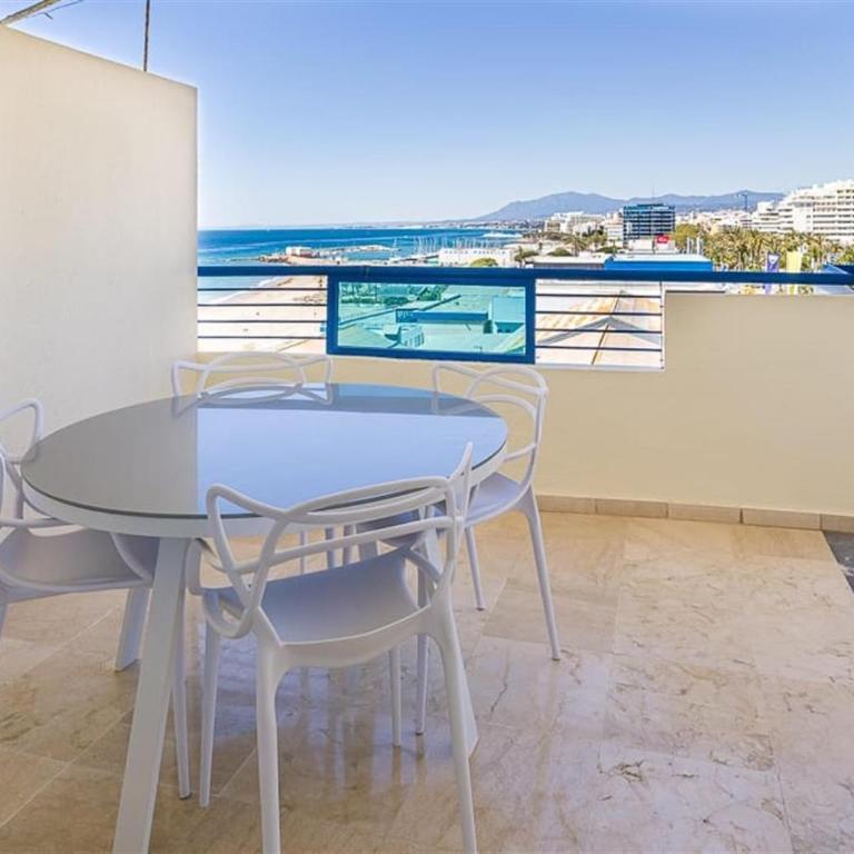 Fabulous first line beach apartment - Two-Bedroom Deluxe Apartment with Ocean View - 8