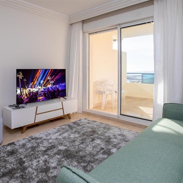 Fabulous first line beach apartment - Two-Bedroom Deluxe Apartment with Ocean View - 6