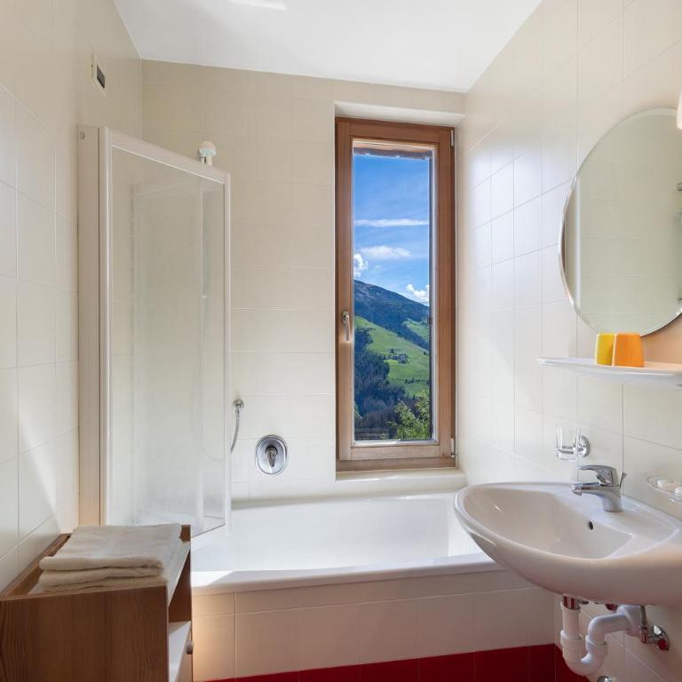 Al Cargá San Vigilio di Marebbe - Appartamento Deluxe con 2 Camere da Letto e Vista Giardino - 16