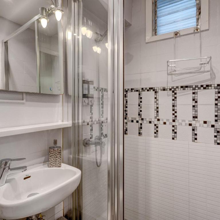 Historic building, centrally located, close to eve - Apartamento de 1 dormitorio - 14