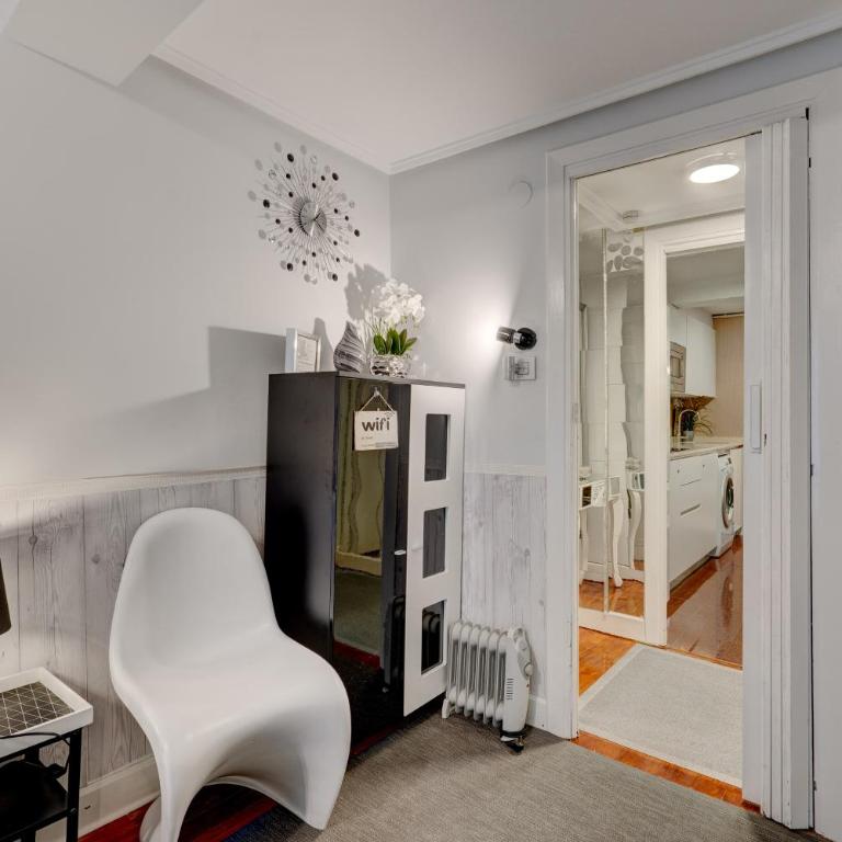 Historic building, centrally located, close to eve - Apartamento de 1 dormitorio - 37