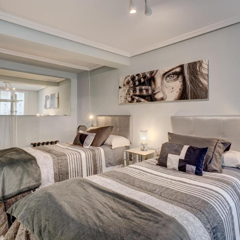 Historic building, centrally located, close to eve - Apartamento de 1 dormitorio - 1