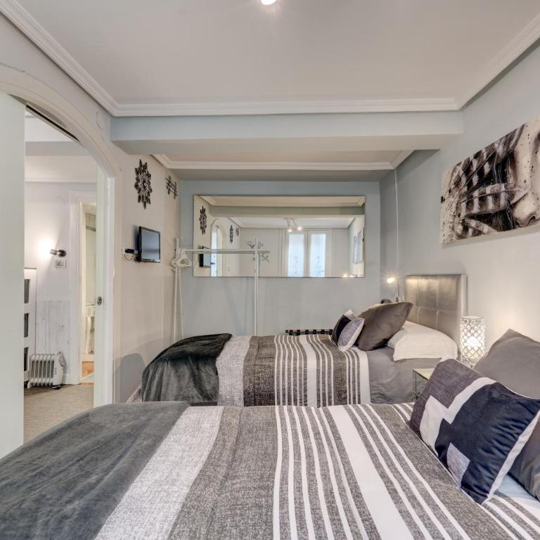 Historic building, centrally located, close to eve - Apartamento de 1 dormitorio - 5