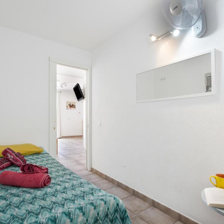 A-32 Arenas - Three-Bedroom Premium Apartment with Balcony - 10
