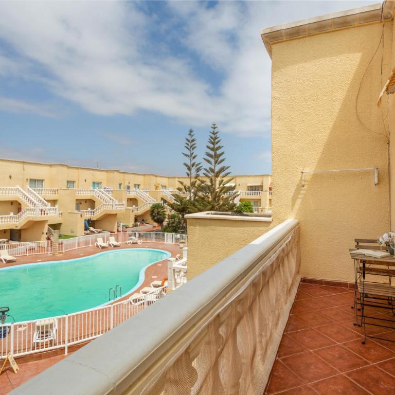 A-32 Arenas - Three-Bedroom Premium Apartment with Balcony - 1