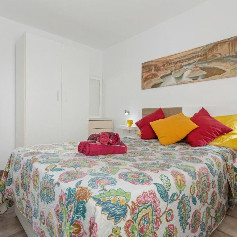 A-32 Arenas - Three-Bedroom Premium Apartment with Balcony - 8
