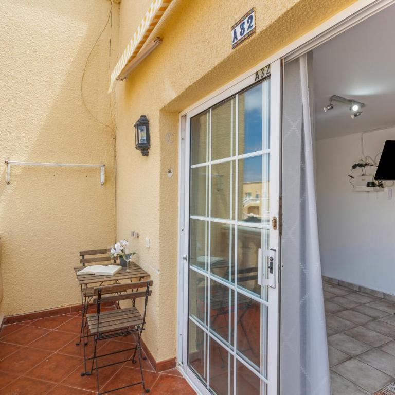 A-32 Arenas - Three-Bedroom Premium Apartment with Balcony - 16
