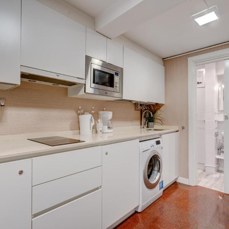 Historic building, centrally located, close to eve - Apartamento de 1 dormitorio - 21