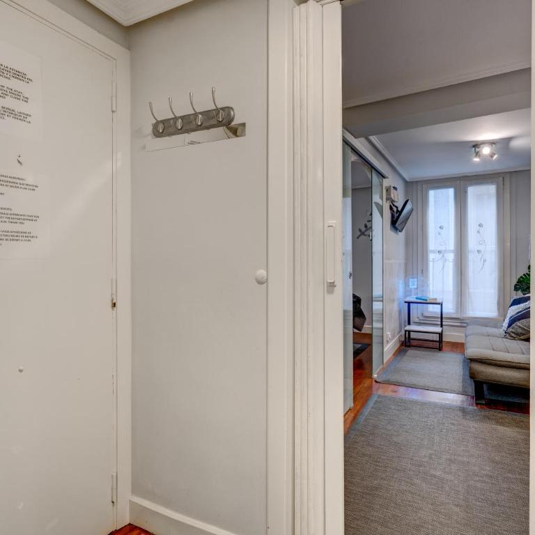 Historic building, centrally located, close to eve - Apartamento de 1 dormitorio - 30