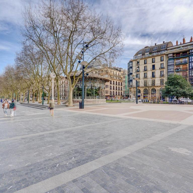 Historic building, centrally located, close to eve - Apartamento de 1 dormitorio - 57