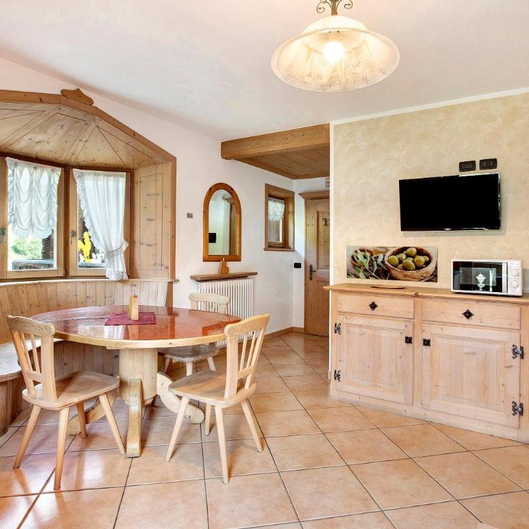 Appartamento Ulivo Chalet Cambra - Appartamento Deluxe con 2 Camere da Letto e Vista Giardino - 8