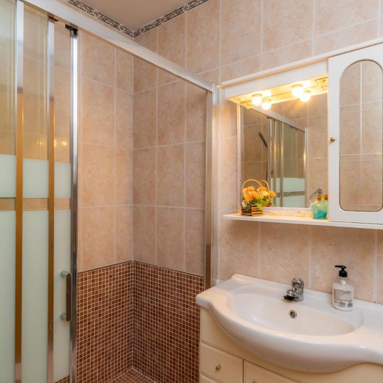 S'oratge - Three-Bedroom Chalet - 21