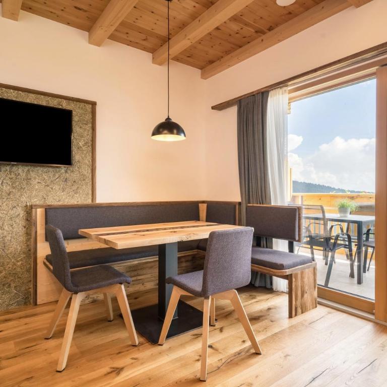 Haughof Apartement Bauerngarten - Two-Bedroom Deluxe Apartment with Garden View - 2