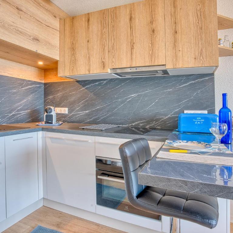 Michelet - Superior One-Bedroom Apartment with Balcony - 10
