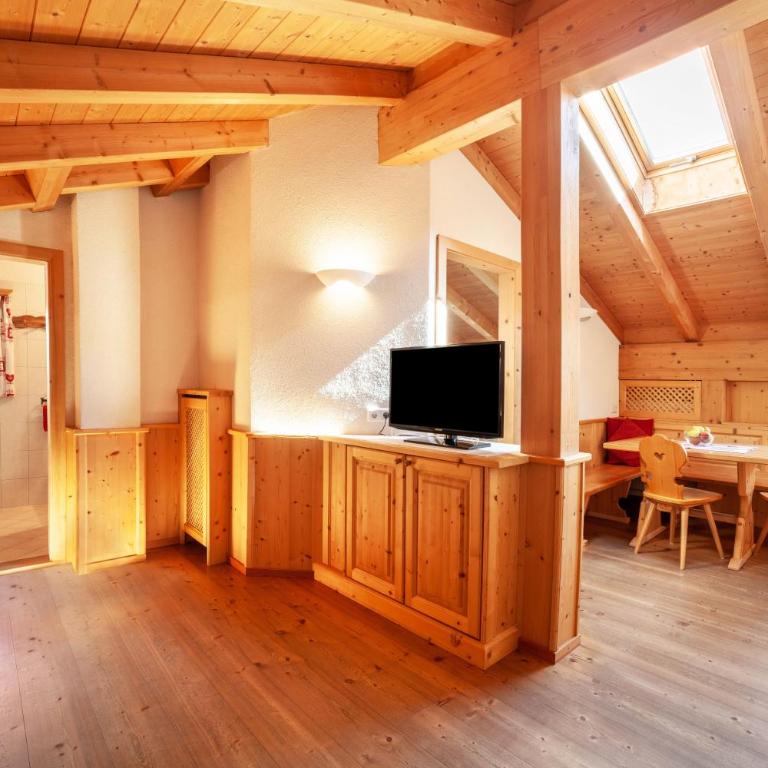 Hof am Schloss Apartement Lärche - Appartamento Superior con 1 Camera da Letto e Balcone - 3