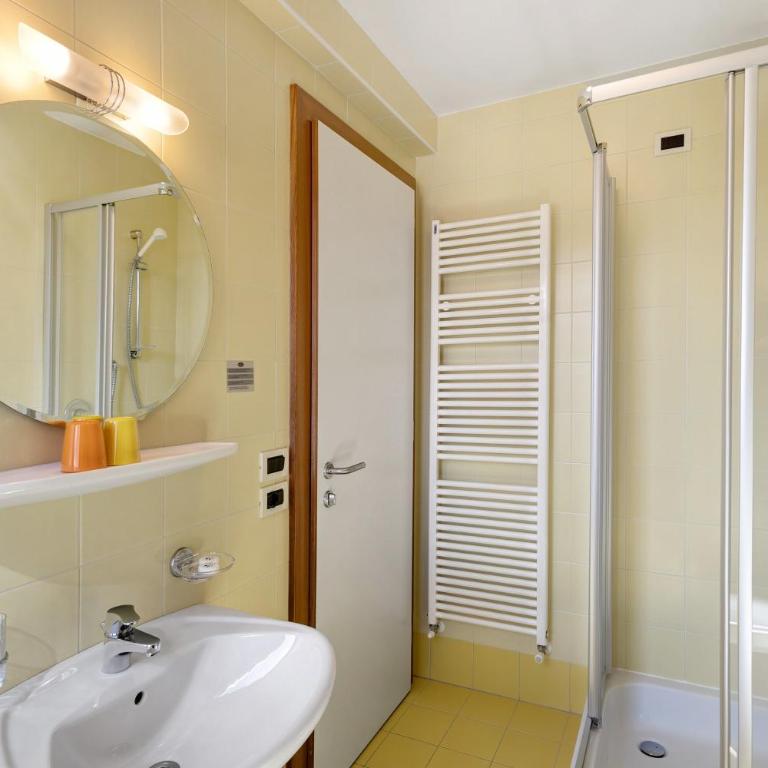Al Cargá San Vigilio di Marebbe - Appartamento Deluxe con 2 Camere da Letto e Vista Giardino - 13