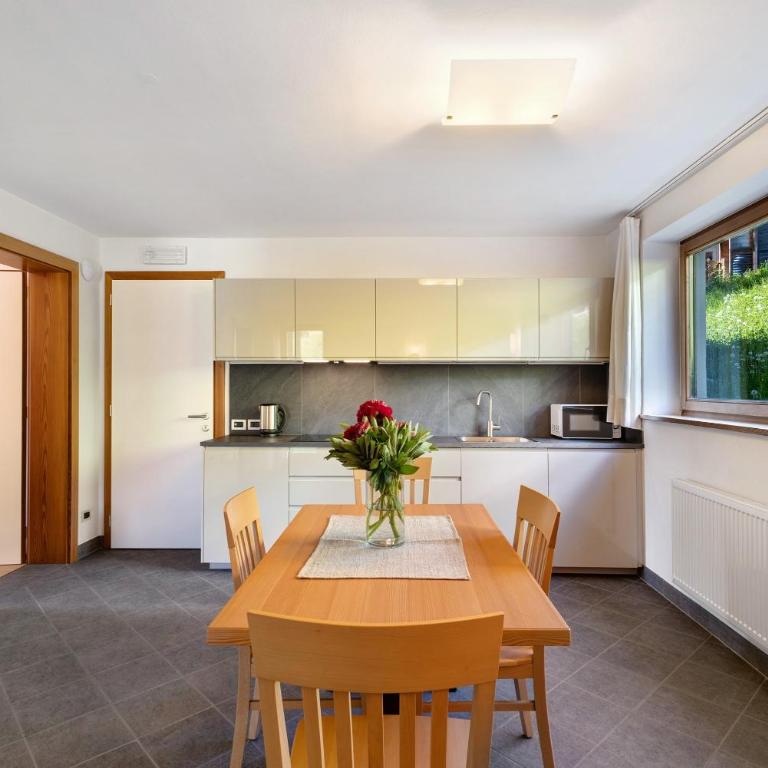 Al Cargá San Vigilio di Marebbe - Appartamento Deluxe con 2 Camere da Letto e Vista Giardino - 17