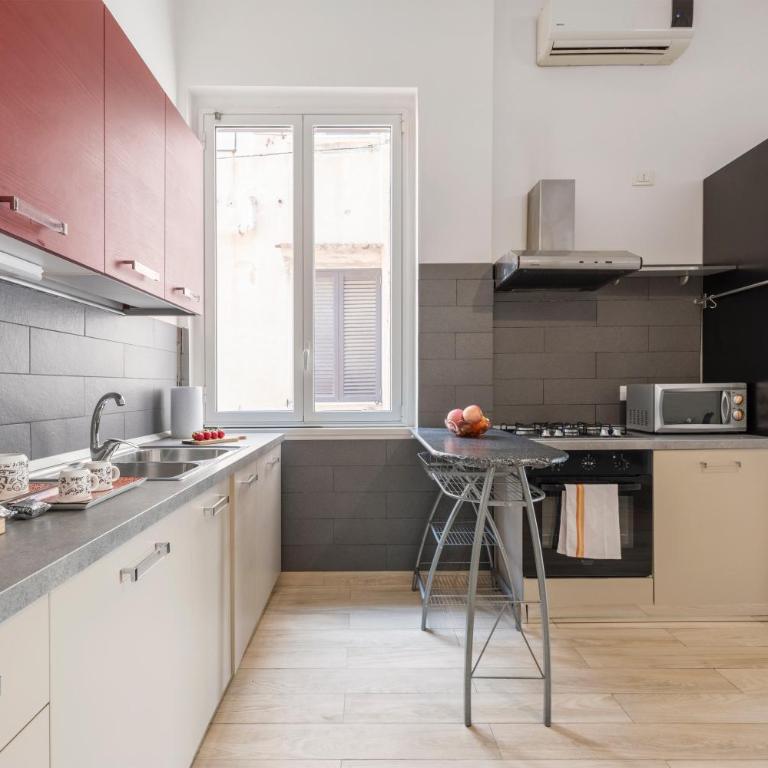 Fb House - Appartamento Deluxe con 2 Camere da Letto e Balcone - 6