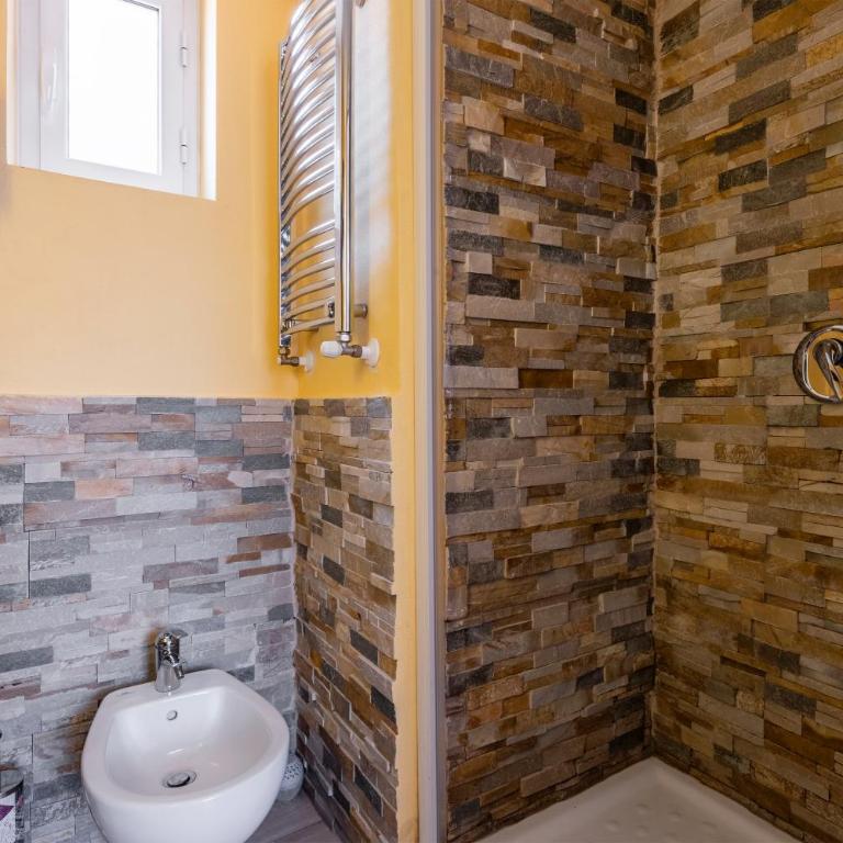 Fb House - Appartamento Deluxe con 2 Camere da Letto e Balcone - 20