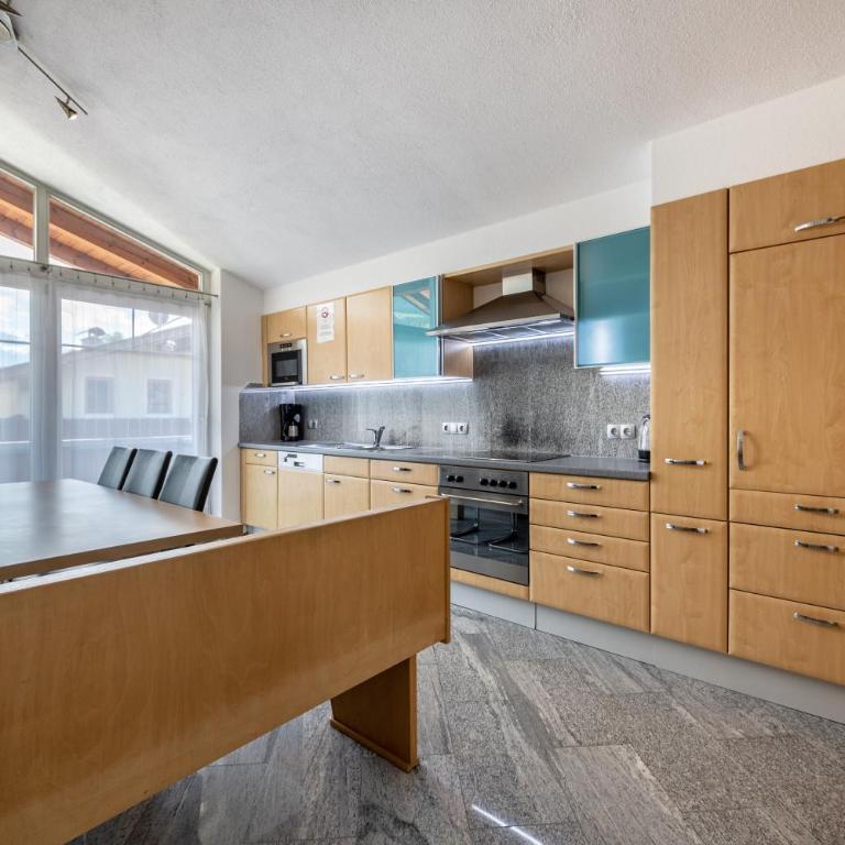 Haus Rudi - Premium Apartment mit 3 Schlafzimmern und Balkon - 5