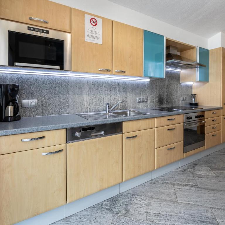 Haus Rudi - Premium Apartment mit 3 Schlafzimmern und Balkon - 6
