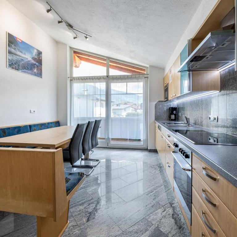 Haus Rudi - Premium Apartment mit 3 Schlafzimmern und Balkon - 4