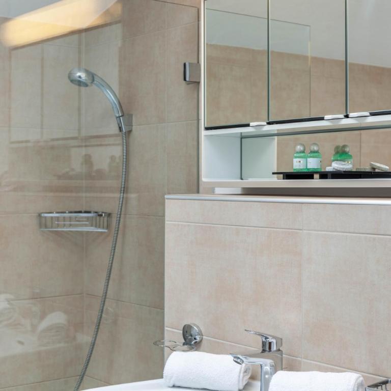 Haus Excelsior Top 40 - Deluxe-Apartment mit 2 Schlafzimmern und Gartenblick - 17