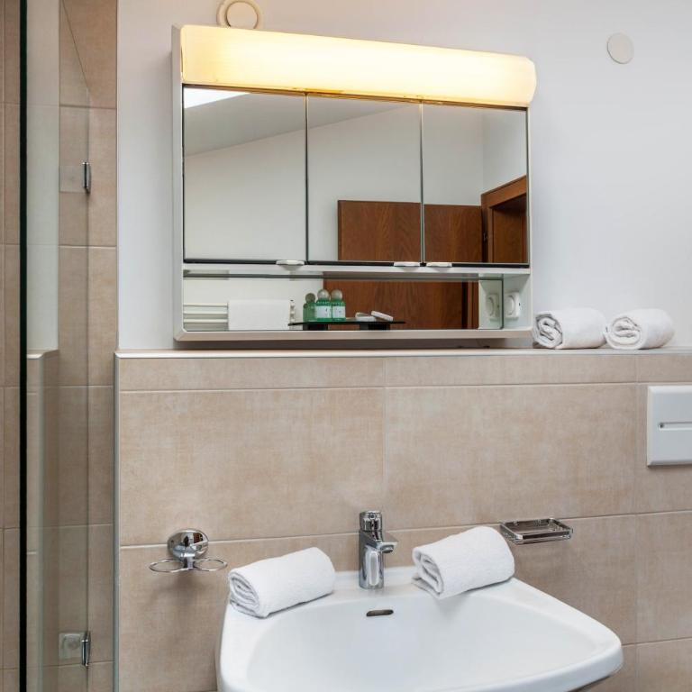 Haus Excelsior Top 40 - Deluxe-Apartment mit 2 Schlafzimmern und Gartenblick - 15