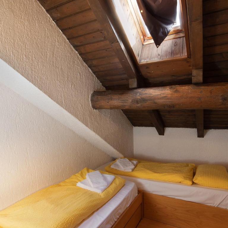 Baite Costaccia Appartamento 4a - Appartamento Deluxe con 2 Camere da Letto e Vista Giardino - 13