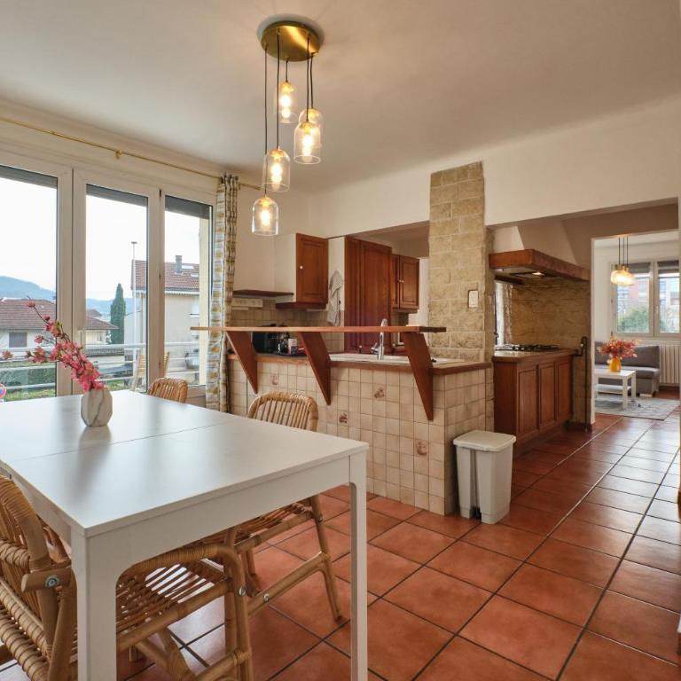 Appart Grenoblois ville et nature - Appartement 3 Chambres Premium avec Balcon - 10