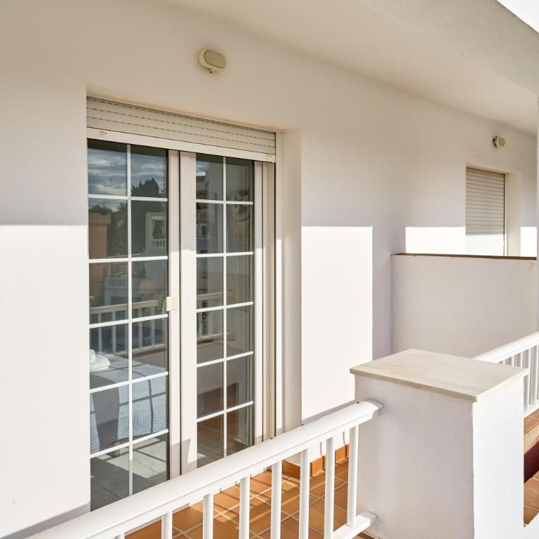 Nerja Vacaciones Apartamentos - Habitación Cuádruple con ducha - 21