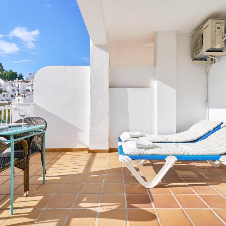 Nerja Vacaciones Apartamentos - Habitación Cuádruple con ducha - 17