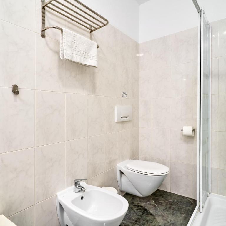 Nerja Vacaciones Apartamentos - Habitación Cuádruple con ducha - 14