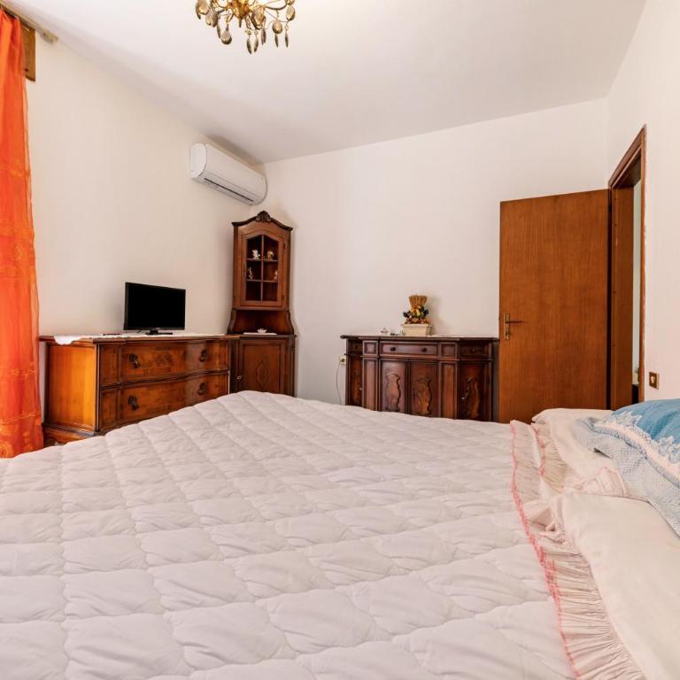 Luminoso appartamento - Appartamento Deluxe con 2 Camere da Letto e Vista Giardino - 4