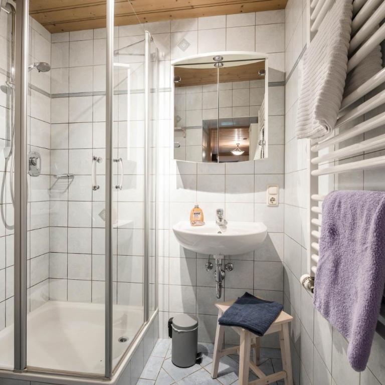 Ferienwohnung Zugspitze - Superior Apartment mit 1 Schlafzimmer und Balkon - 16
