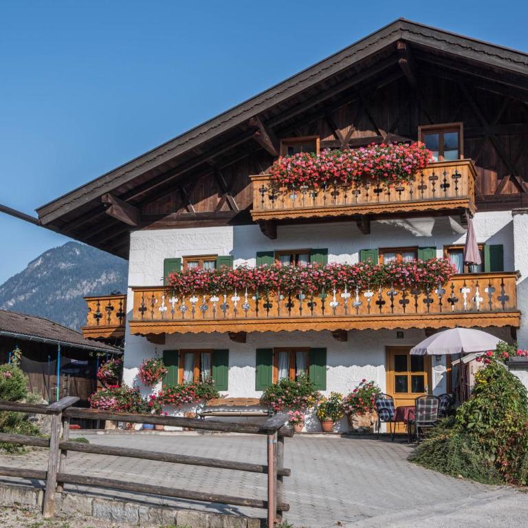 Ferienwohnung Zugspitze - Superior Apartment mit 1 Schlafzimmer und Balkon - 1