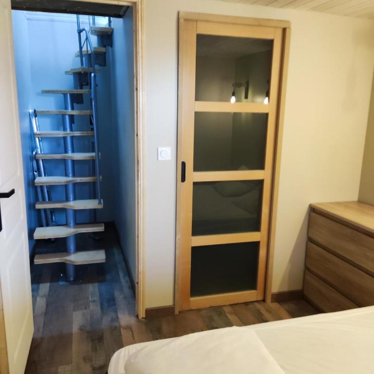 Chalet Les Angles - Two-Bedroom Chalet - 15