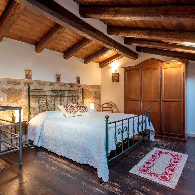 Alghero Old Town Charm - Sardinia - Superior Apartment with City View - 3