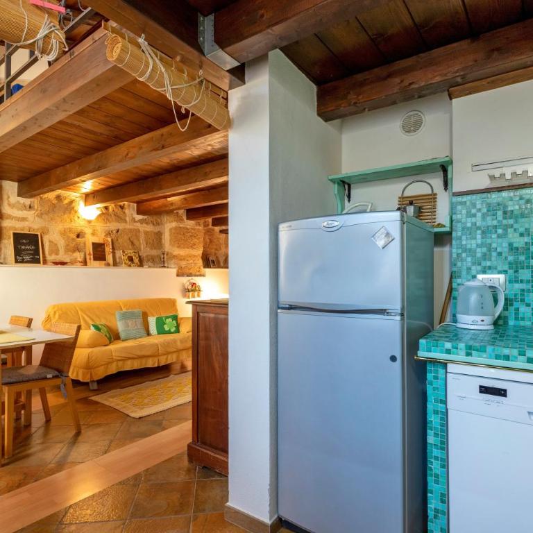 Alghero Old Town Charm - Sardinia - Superior Apartment with City View - 9