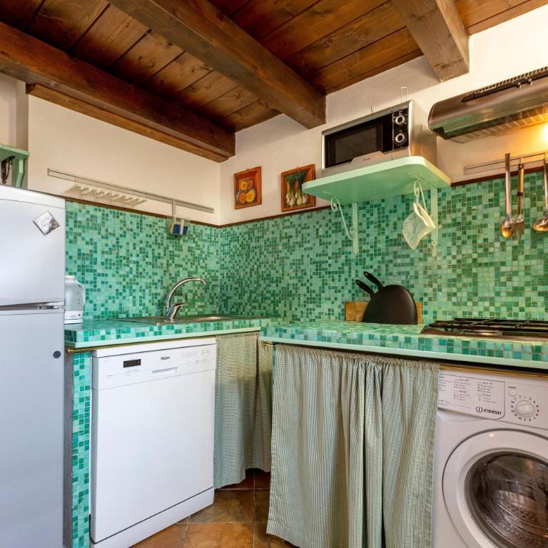 Alghero Old Town Charm - Sardinia - Superior Apartment with City View - 12
