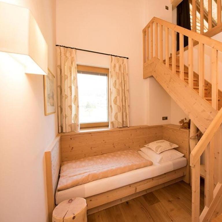 Haus Sonnegg Panoramasuite - Two-Bedroom Deluxe Apartment with Garden View - 11