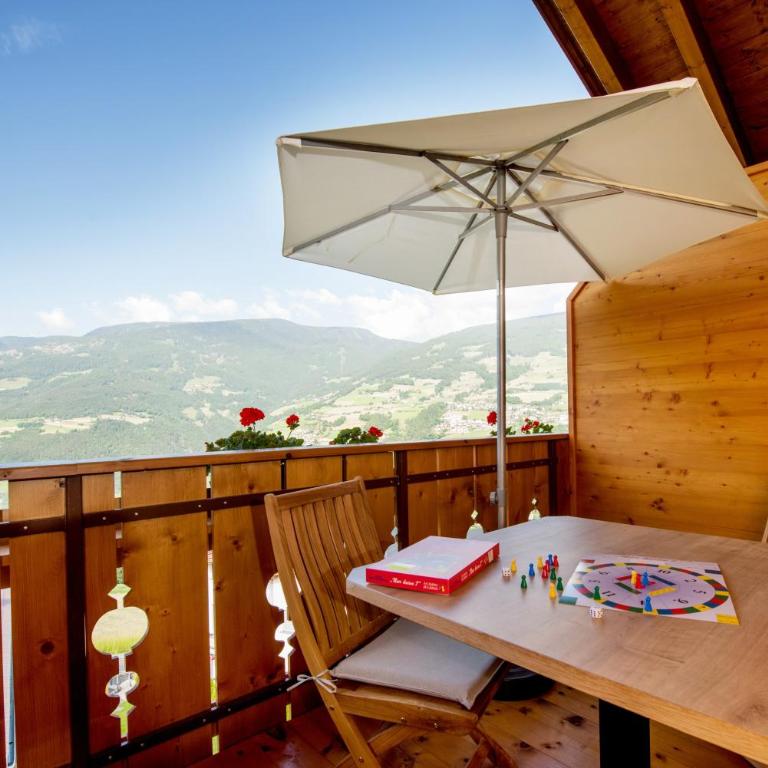 Haus Sonnegg Panoramasuite - Two-Bedroom Deluxe Apartment with Garden View - 4