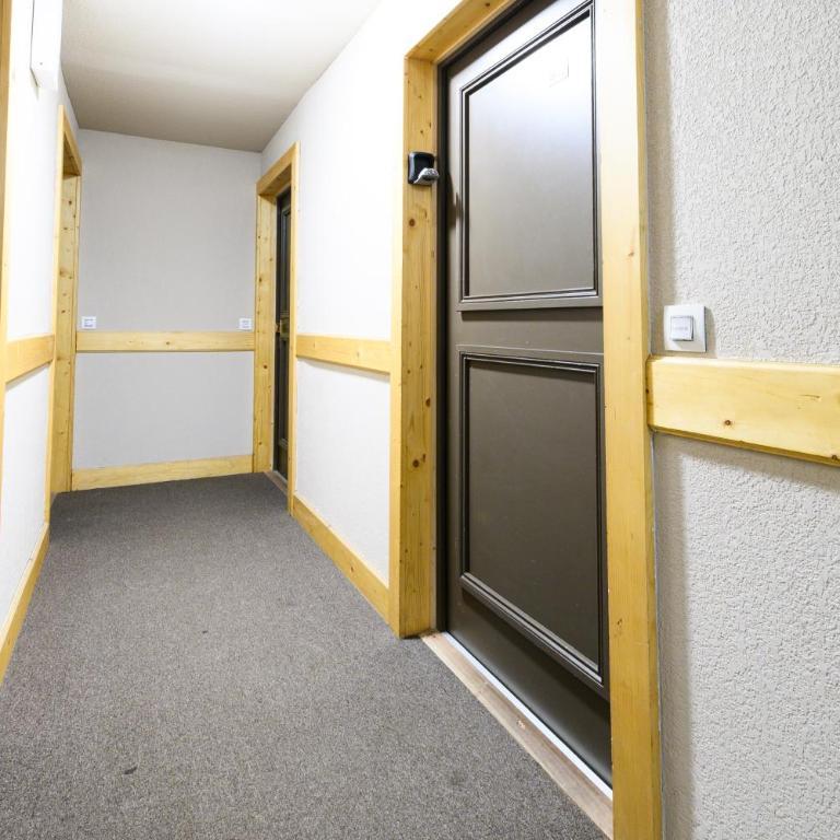 Les Marmottes - Piscine et Sauna - Two-Bedroom Deluxe Apartment with Garden View - 24
