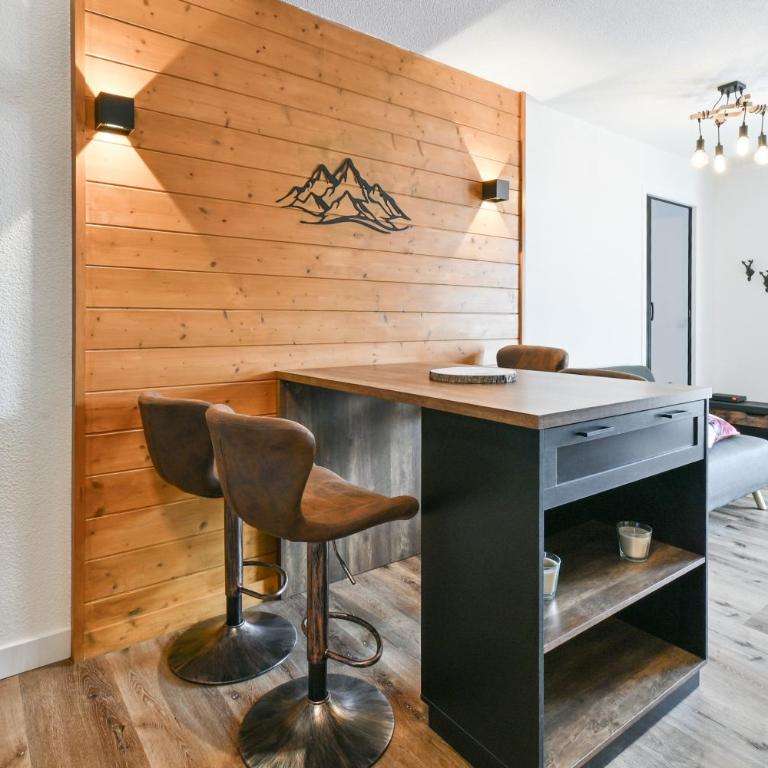 Les Marmottes - Piscine et Sauna - Two-Bedroom Deluxe Apartment with Garden View - 11