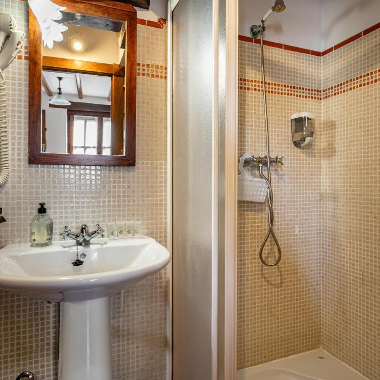 Aldea De Con - Cangas - Quadruple Room with Shower - 10