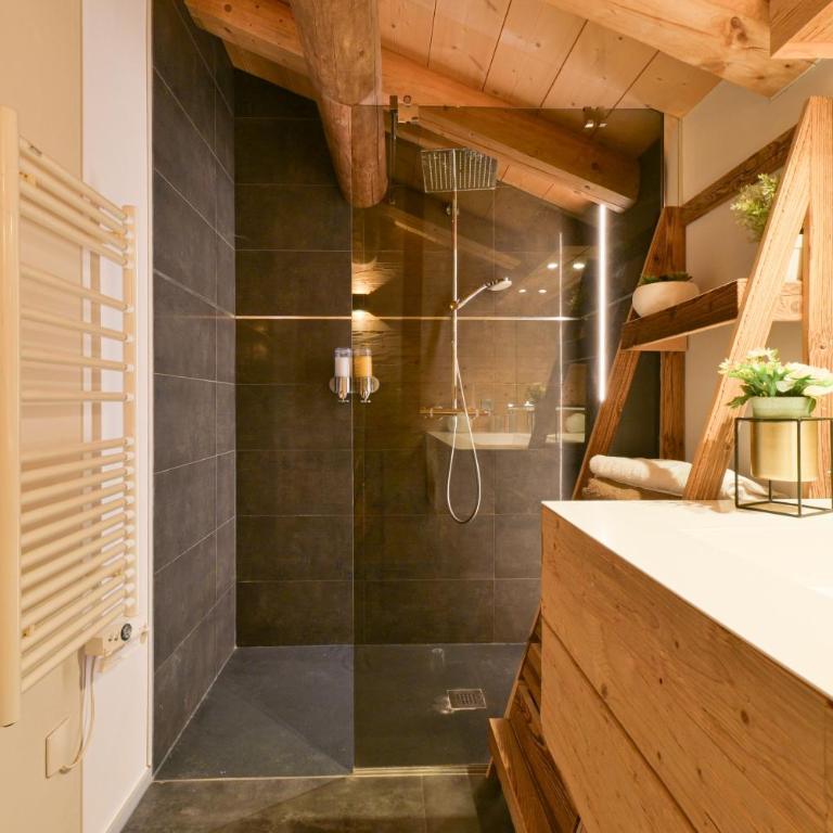 Appartement Le Lachat - Two-Bedroom Deluxe Apartment with Garden View - 21