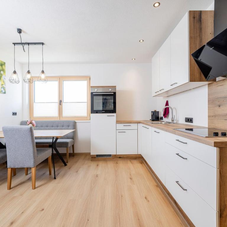 Ferienwohnung Persal - Deluxe-Apartment mit 2 Schlafzimmern und Gartenblick - 1