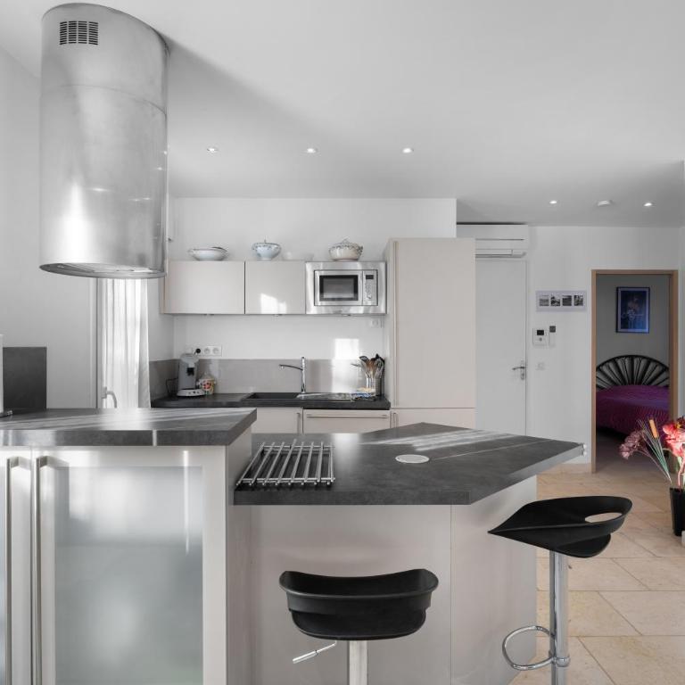 Luxueux appartement près du port - Deluxe-Apartment mit 2 Schlafzimmern und Gartenblick - 11