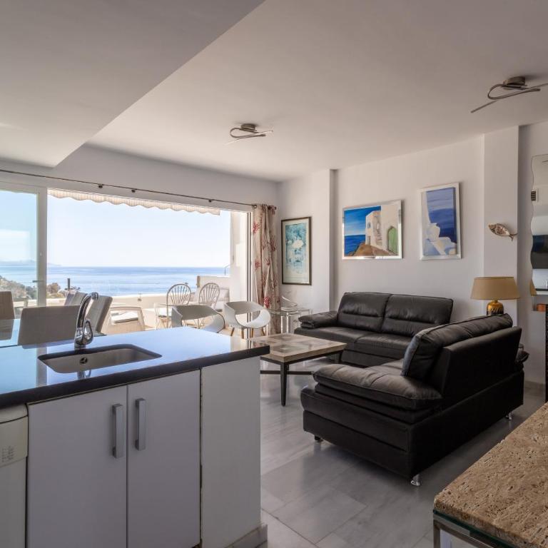 Casa Vista Marina - Three-Bedroom House - 10